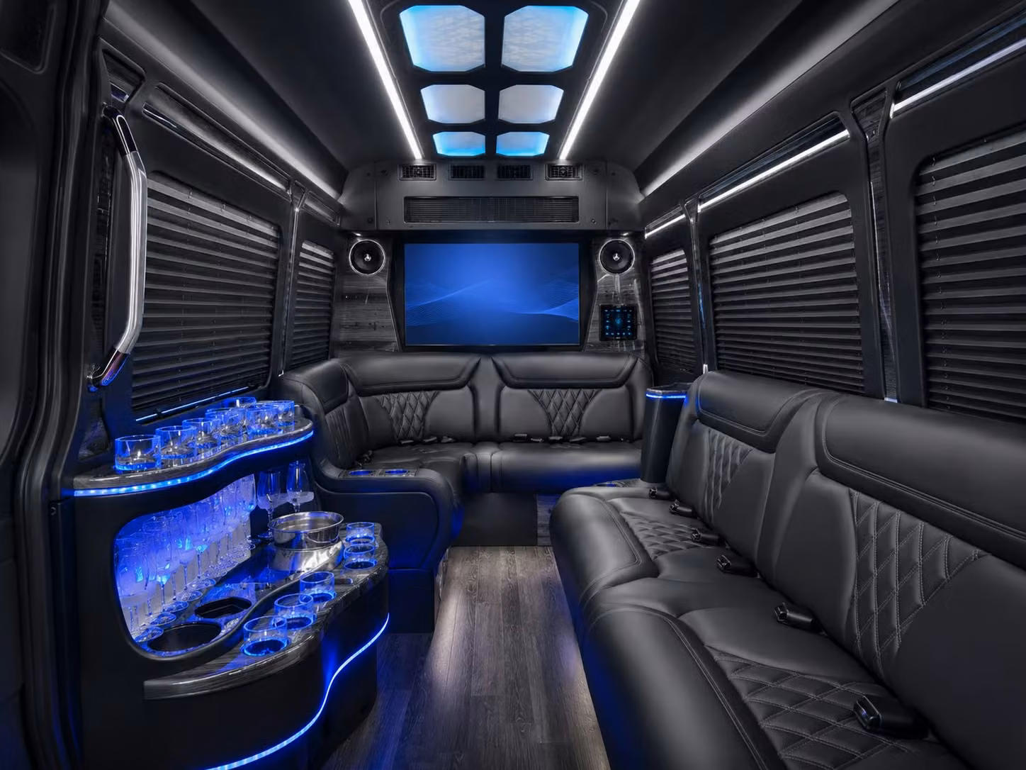 coachbuslansing com can handle long distance trips from lansing to major midwest destinations